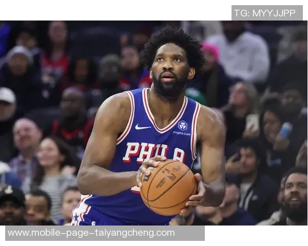 恩比德半场表现平平12投4中仅得13分9篮板2盖帽球队进攻效率堪忧